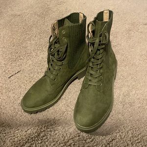 Combat boots